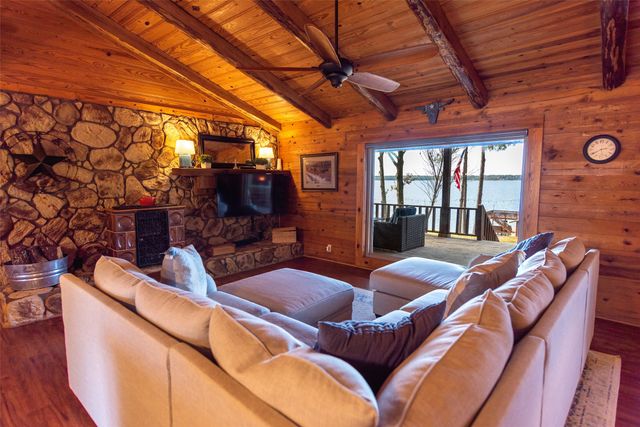 704 County Road 2601, Pittsburg, TX 75686