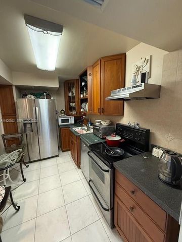 20505 E Country Club Drive 1036, Aventura, FL 33180