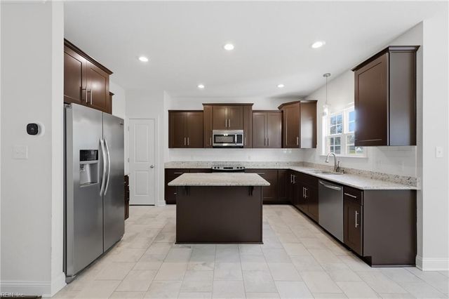 4872 Nansemond PW, Suffolk, VA 23435