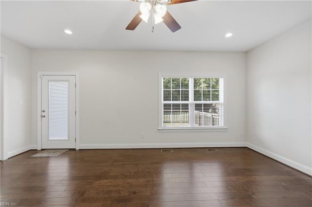4872 Nansemond PW, Suffolk, VA 23435