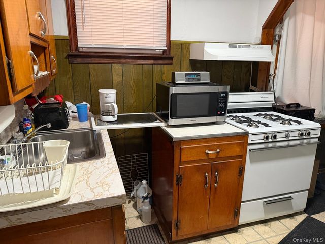 10444 47th Avenue, Corona, NY 11368