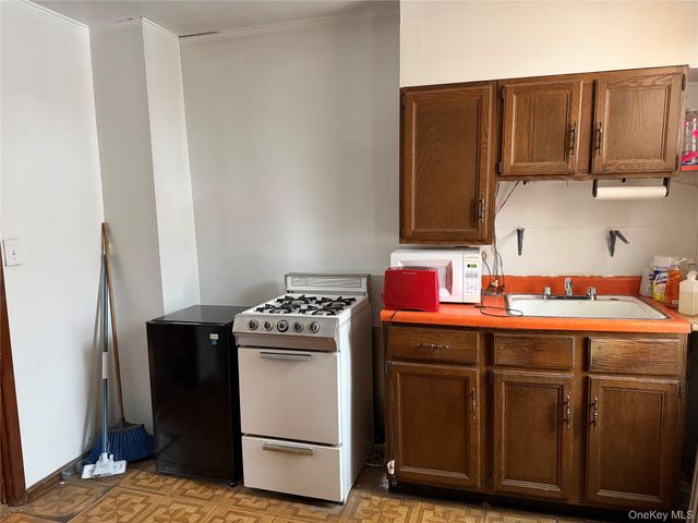 10444 47th Avenue, Corona, NY 11368