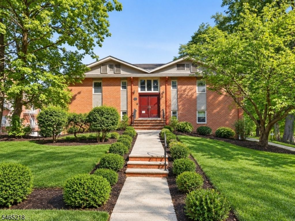 361 CLAREMONT AVENUE UNIT 3, Montclair Twp., NJ 07042 — photo 2