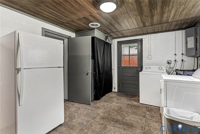 9320 Three Chopt Rd, Henrico, VA 23229