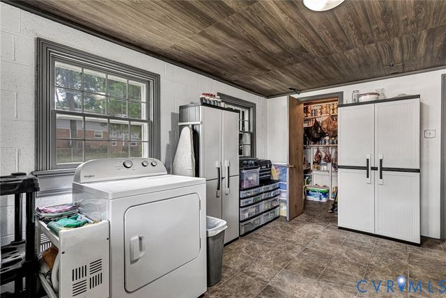 9320 Three Chopt Rd, Henrico, VA 23229