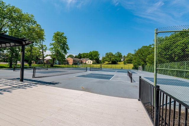 65 Twin Lakes Drive, Fairfield, OH 45014