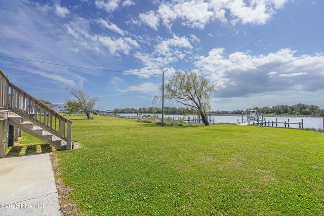 252 Shell Rock Landing Road, Hubert, NC 28539