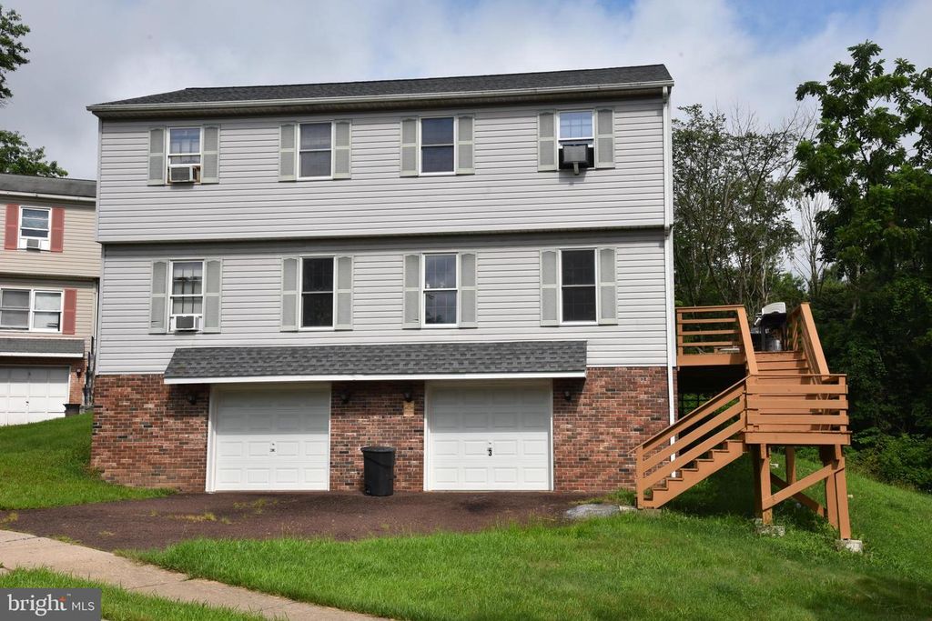 3-4 HILLCREST PL, Sellersville, PA 18960