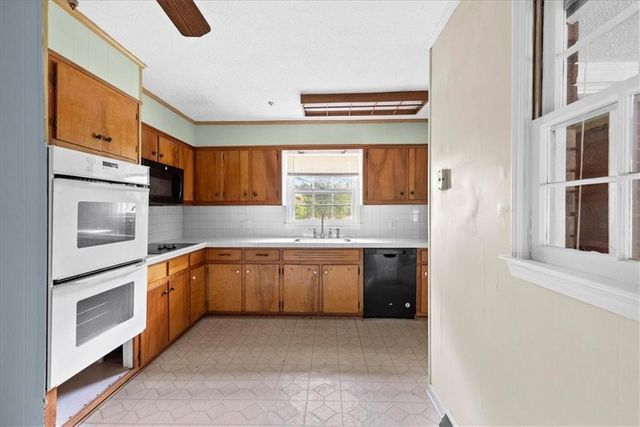 287 Moores Ferry Drive SW, Plainville, GA 30733