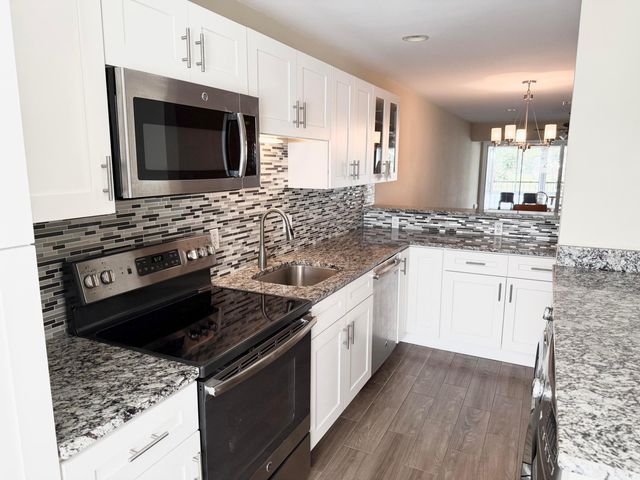 2811 SW 15th Street 202, Delray Beach, FL 33445