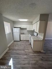 4715 1ST ST SW #302, Washington, DC 20032