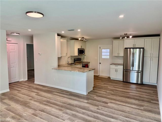 3181 Poinciana DR, Naples, FL 34105