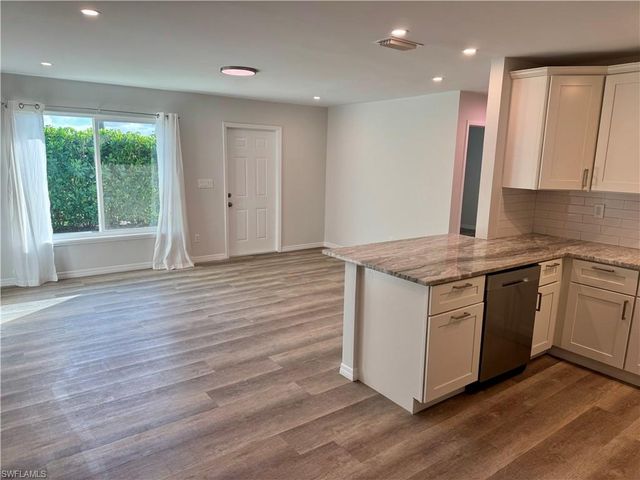 3181 Poinciana DR, Naples, FL 34105