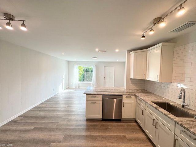 3181 Poinciana DR, Naples, FL 34105