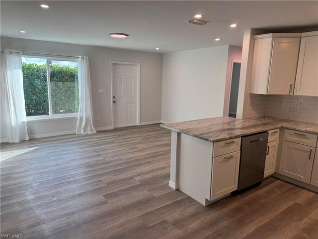 3181 Poinciana DR, Naples, FL 34105