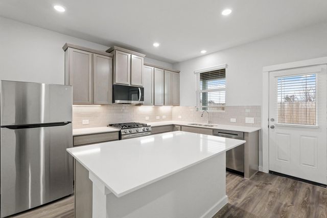 580 Long Branch Drive, Dayton, TX 77535