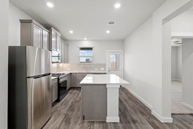 580 Long Branch Drive, Dayton, TX 77535