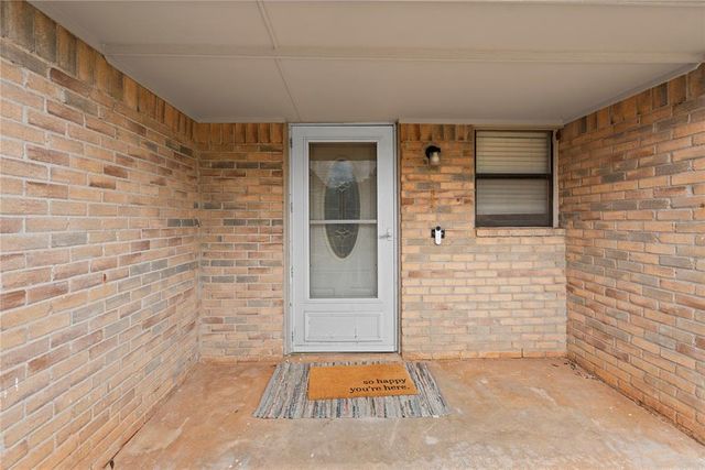 701 Cherryvale Road, Edmond, OK 73003