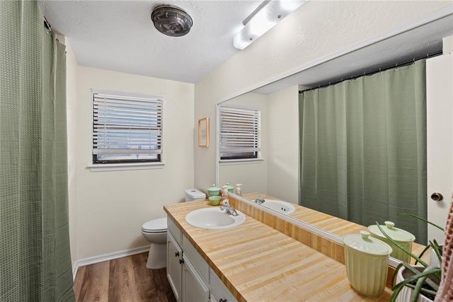 701 Cherryvale Road, Edmond, OK 73003