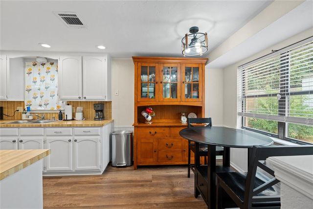 701 Cherryvale Road, Edmond, OK 73003