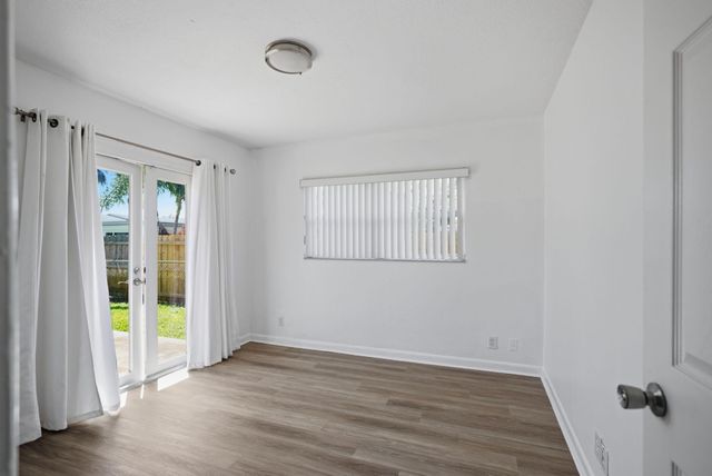 4630 NE 3rd Terrace, Oakland Park, FL 33334