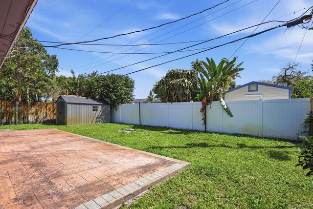 4630 NE 3rd Terrace, Oakland Park, FL 33334