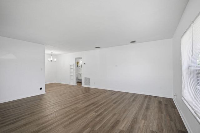 4630 NE 3rd Terrace, Oakland Park, FL 33334