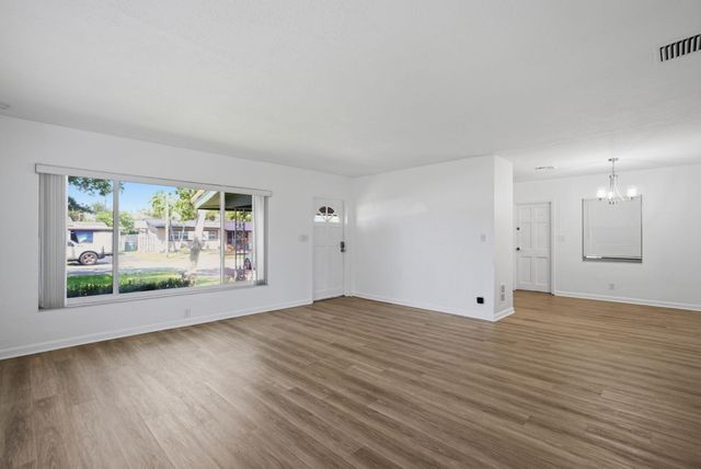 4630 NE 3rd Terrace, Oakland Park, FL 33334