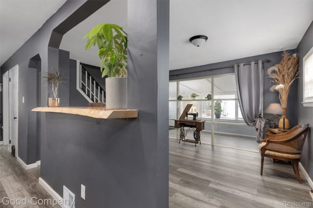 20315 Lancaster Street, Harper Woods, MI 48225