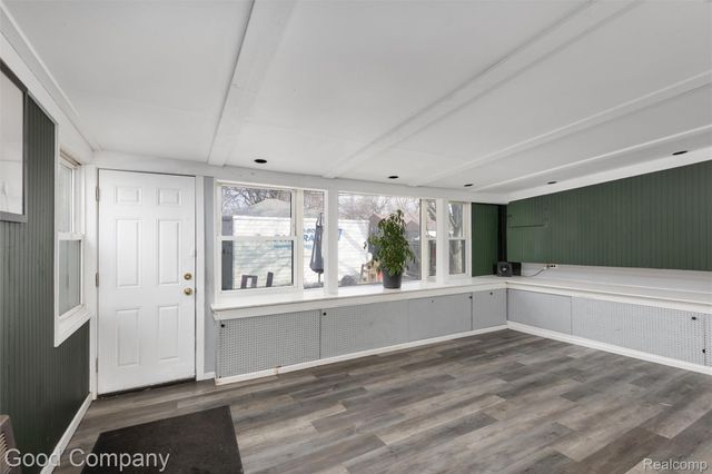 20315 Lancaster Street, Harper Woods, MI 48225