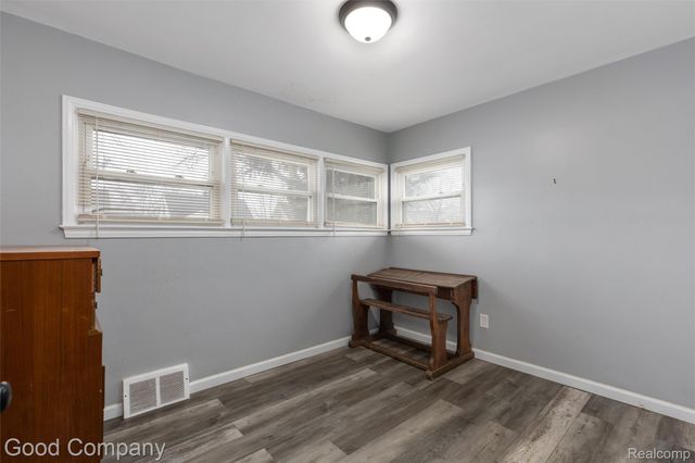 20315 Lancaster Street, Harper Woods, MI 48225