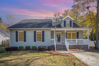 522 Kittiewake Lane, Clover, SC 29710