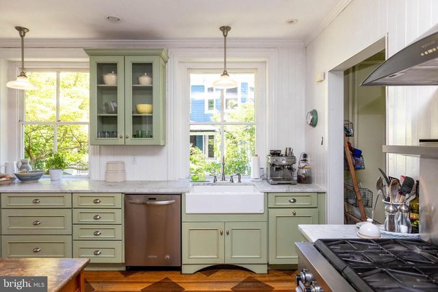 4711 ROLAND AVENUE, Baltimore, MD 21210