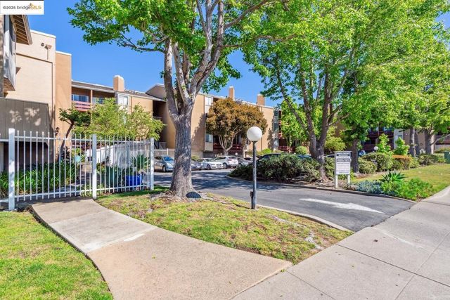 2121 Vale RD 121, San Pablo, CA 94806