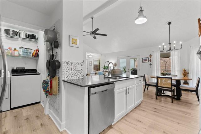 16723 Dale Oak Way, Houston, TX 77058