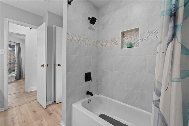 16723 Dale Oak Way, Houston, TX 77058