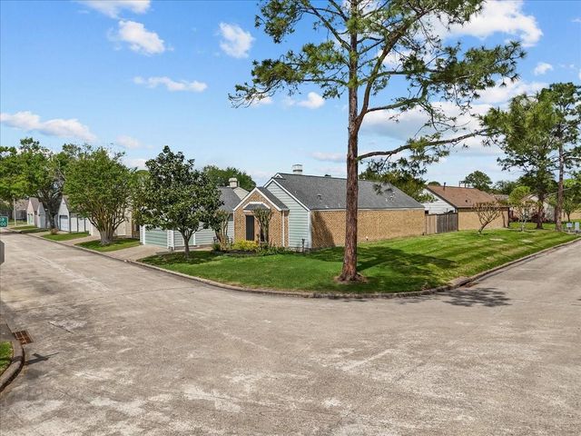 16723 Dale Oak Way, Houston, TX 77058