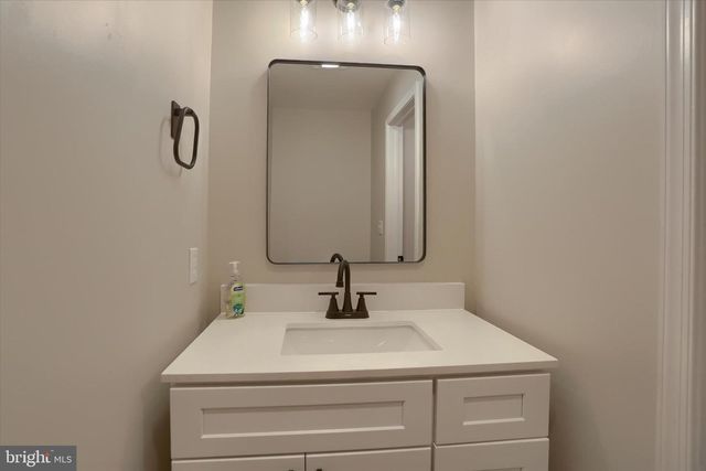 1199 CROSS CREEK DR, Mechanicsburg, PA 17050