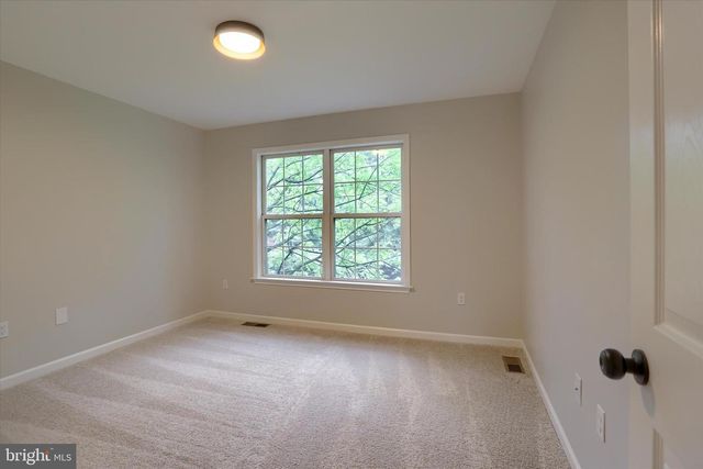 1199 CROSS CREEK DR, Mechanicsburg, PA 17050