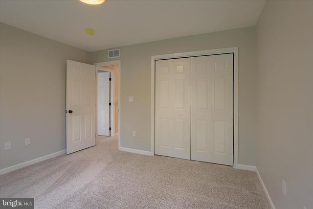 1199 CROSS CREEK DR, Mechanicsburg, PA 17050