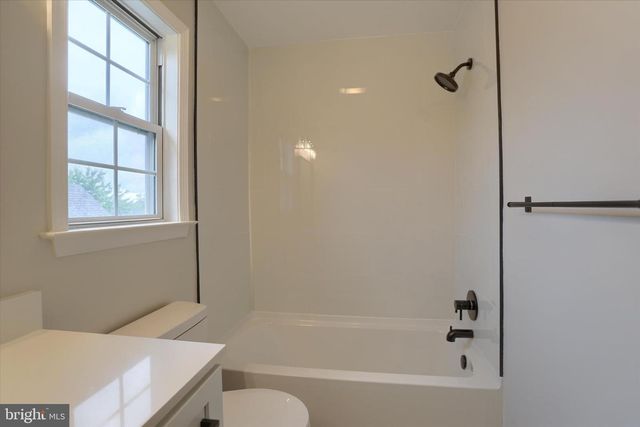 1199 CROSS CREEK DR, Mechanicsburg, PA 17050