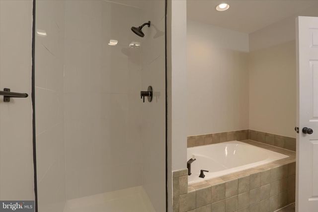 1199 CROSS CREEK DR, Mechanicsburg, PA 17050