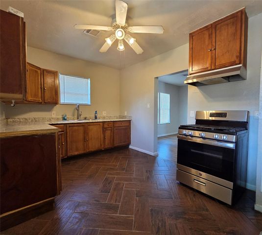 1036 Caperton Street, Houston, TX 77022