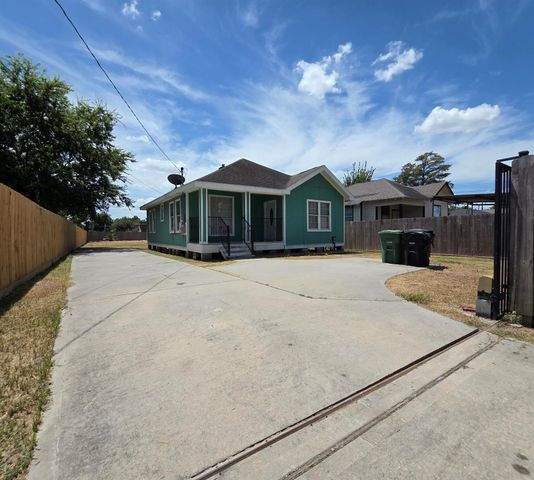 1036 Caperton Street, Houston, TX 77022