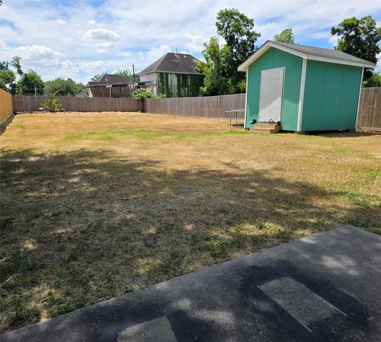 1036 Caperton Street, Houston, TX 77022