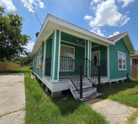 1036 Caperton Street, Houston, TX 77022