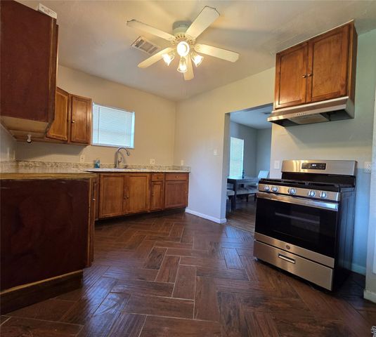 1036 Caperton Street, Houston, TX 77022