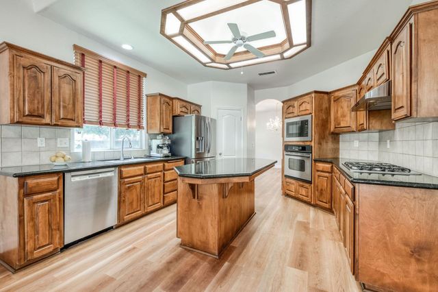 377 Moody Avenue, Clovis, CA 93619