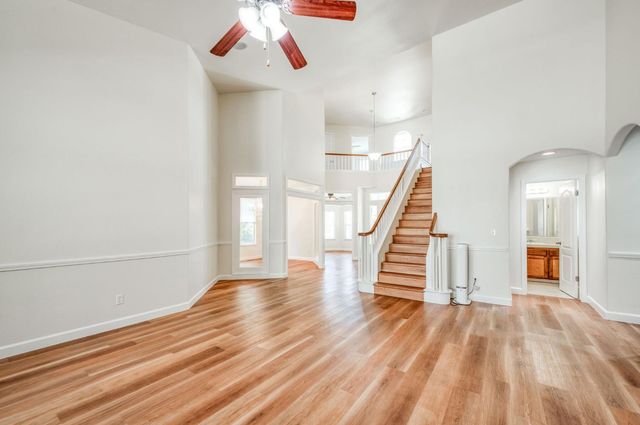 377 Moody Avenue, Clovis, CA 93619