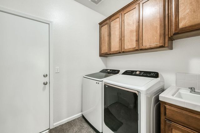 377 Moody Avenue, Clovis, CA 93619